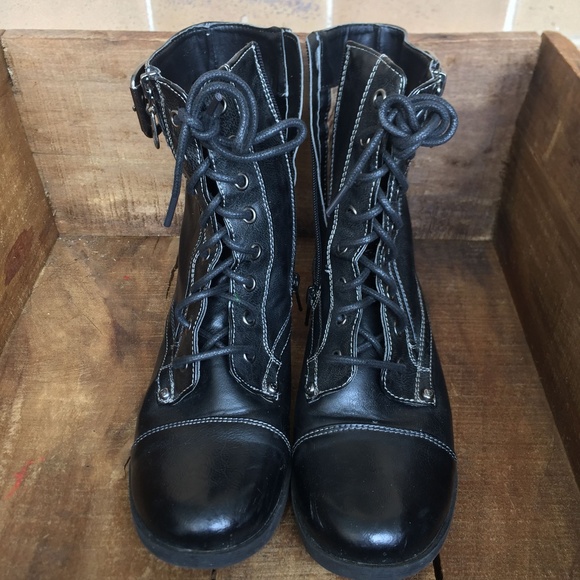 G By Guess Women's Ankle Boots Black BSize 8 1/2. - Picture 2 of 6